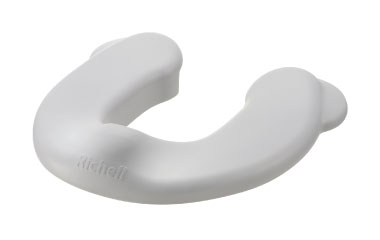 Soft auxiliary toilet seat K Integrated molding with no unevenness