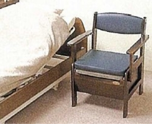 介護用品（木製ポータブルトイレきらく）