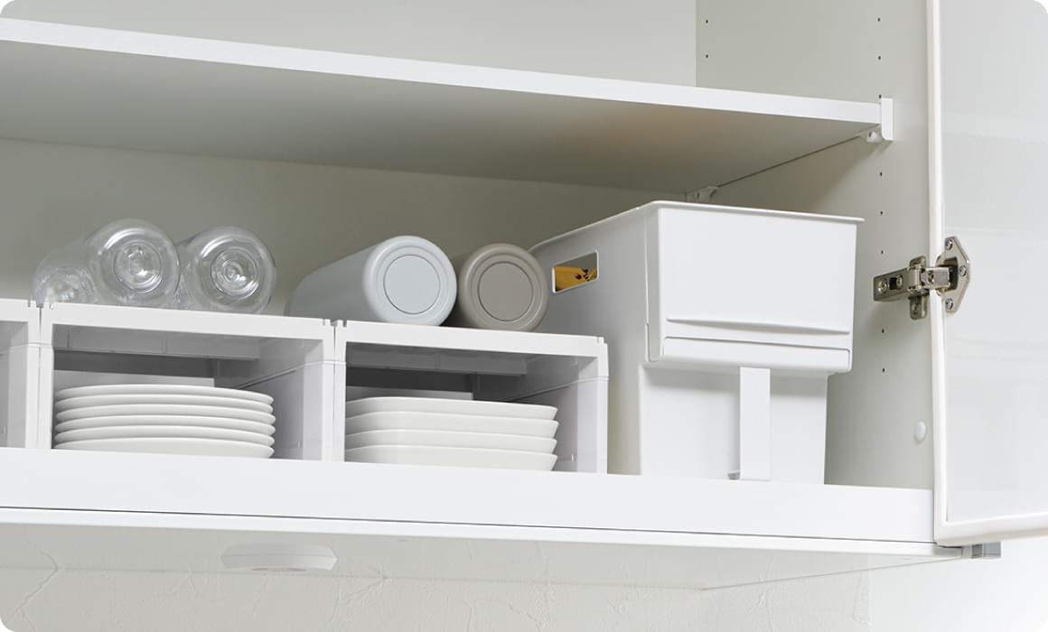 吊り戸棚を整える